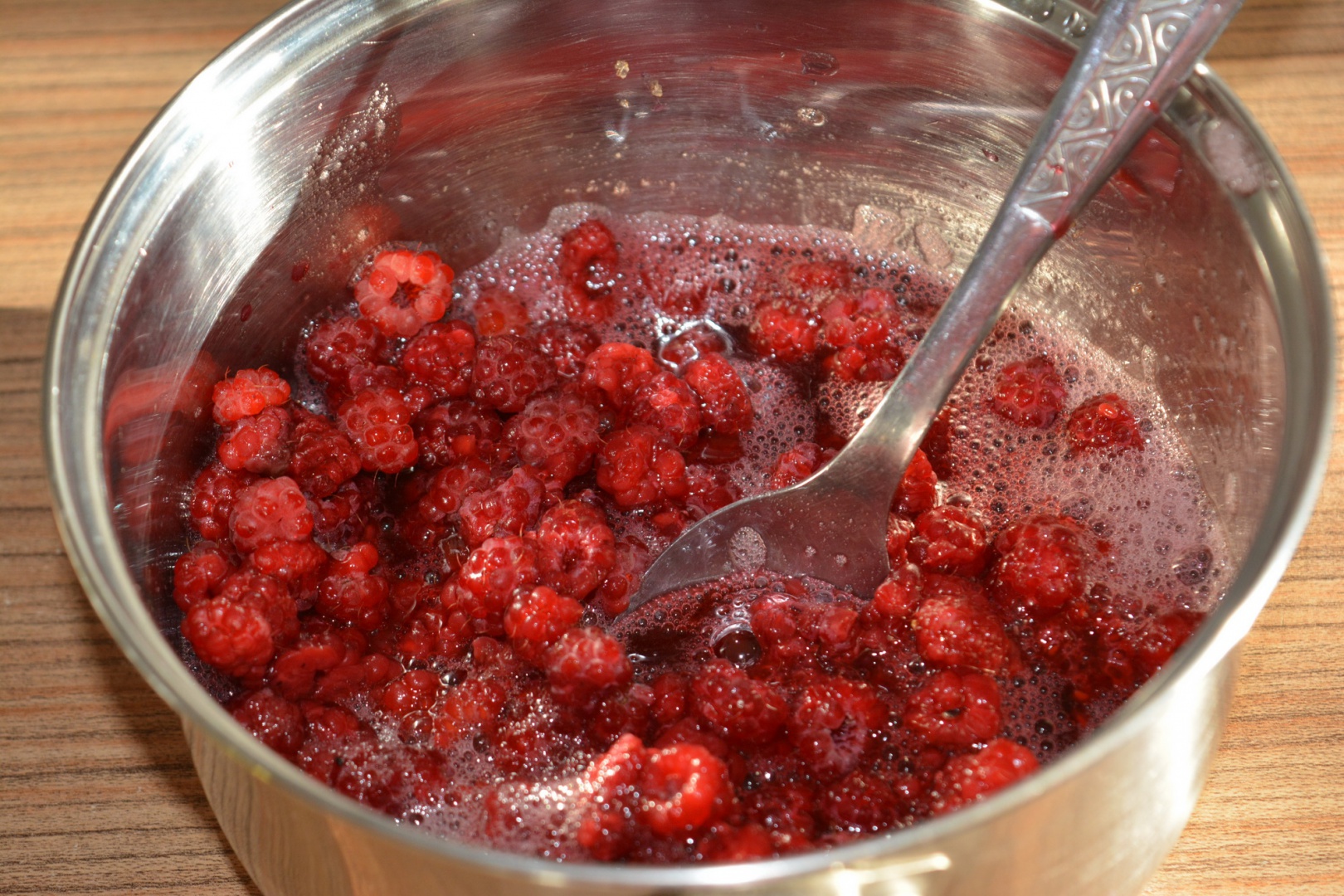 Tarta cu zmeura si ciocolata