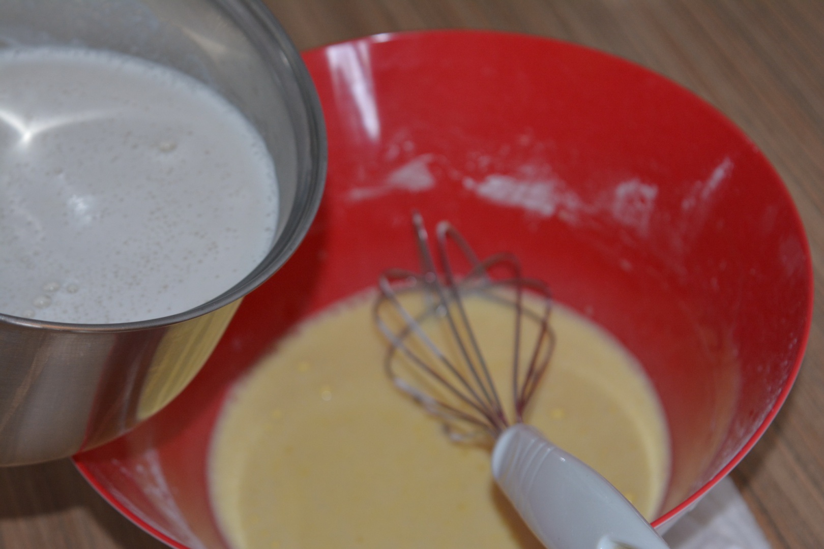 Savarina reinterpretata, cu sofran si crema de vanilie