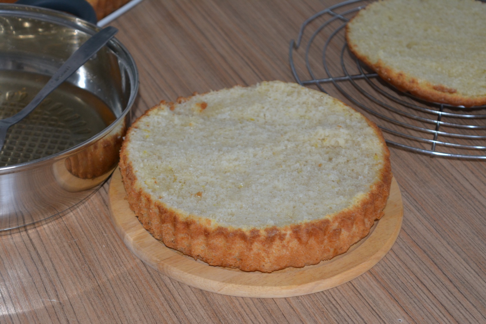 Savarina reinterpretata, cu sofran si crema de vanilie