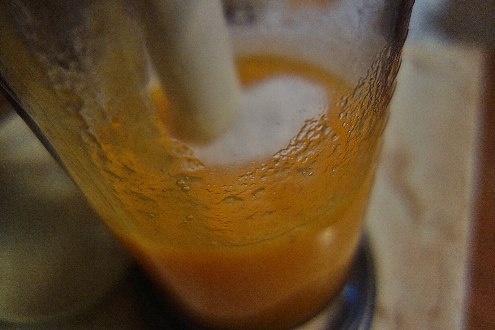 Cheesecake cu budinca de perle de tapioca fierte in suc de rodie, piure de kaki si frisca cu iaurt