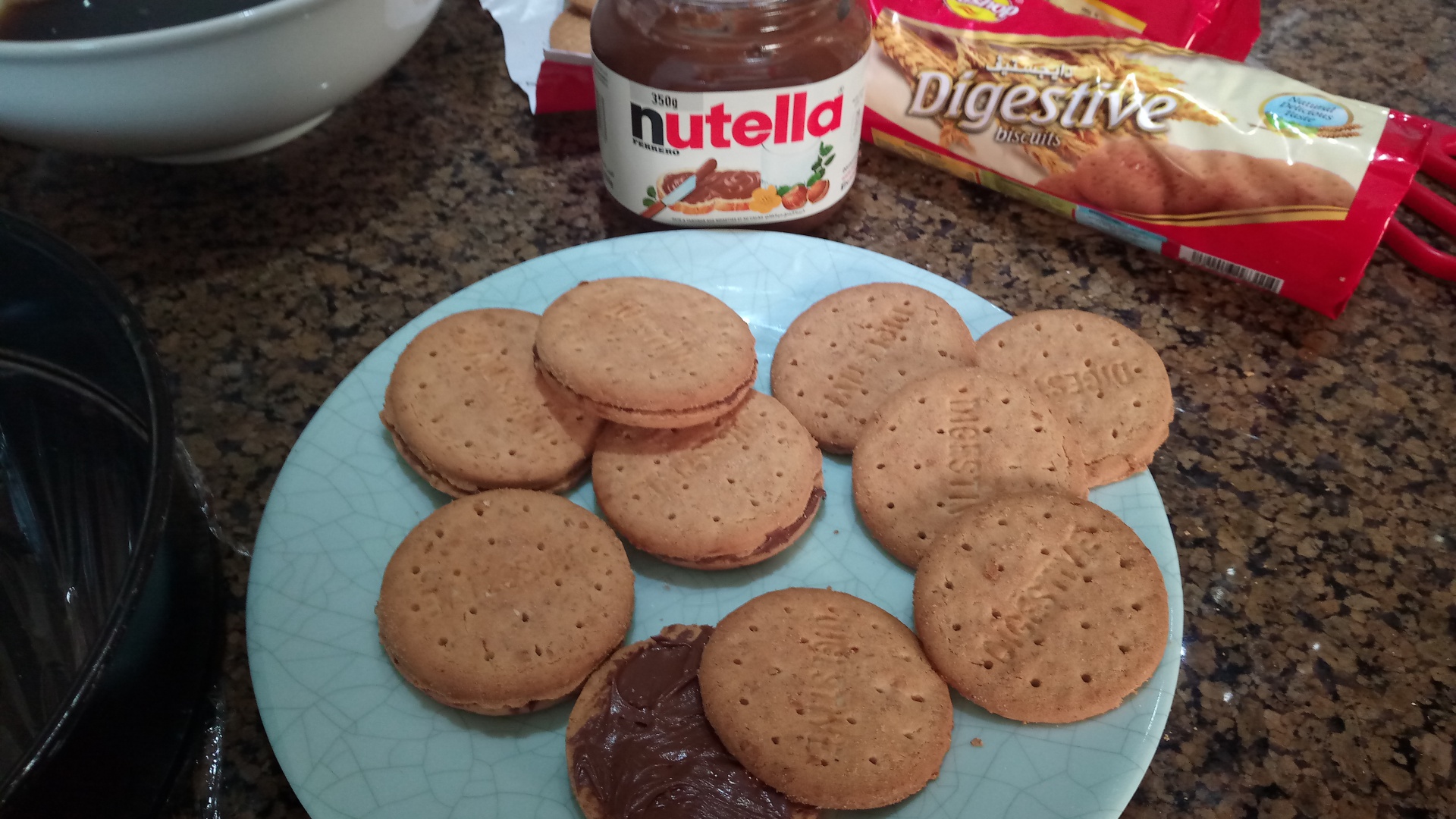 Tort tiramisu cu biscuiti digestivi si nutella