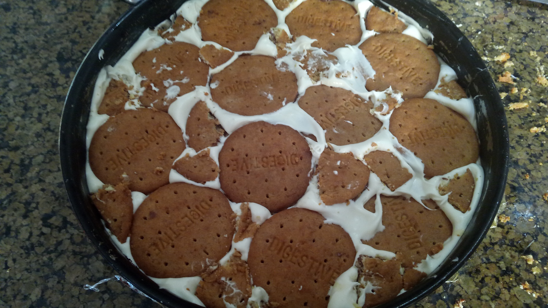 Tort tiramisu cu biscuiti digestivi si nutella