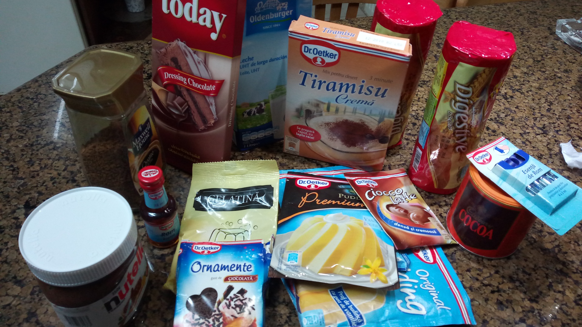 Tort tiramisu cu biscuiti digestivi si nutella