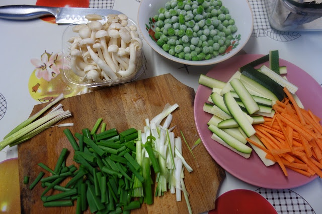 Lup de mare cu legume si orez negru