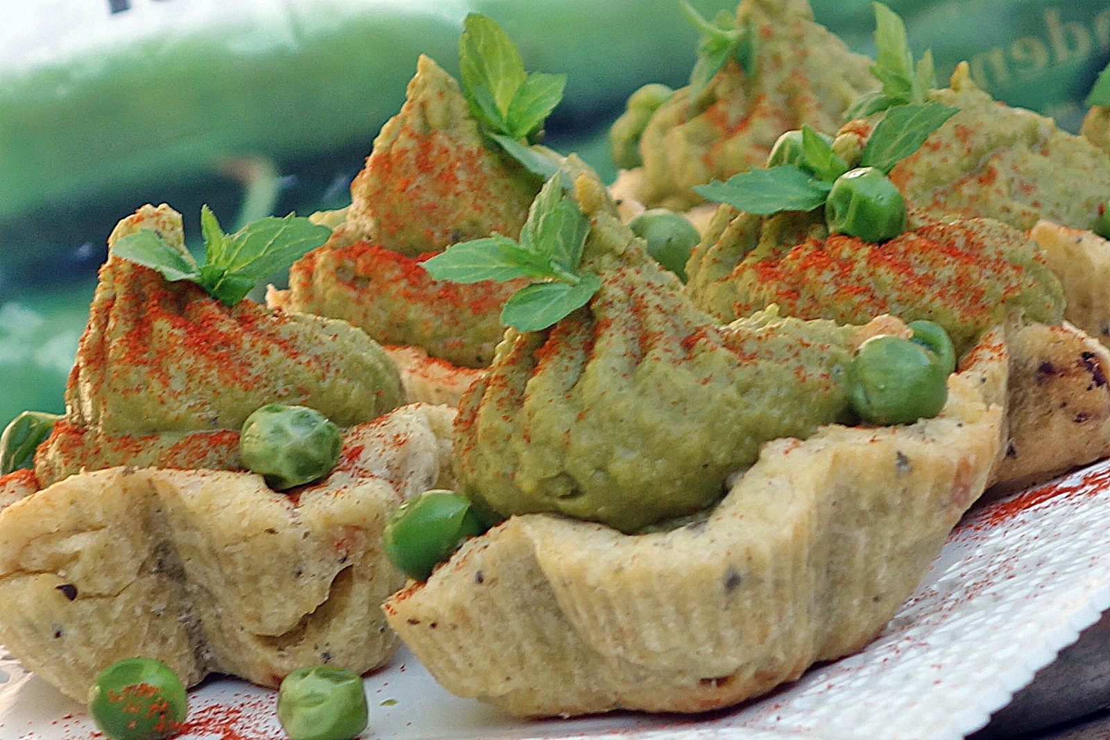 Minitarte cu spuma de mazare