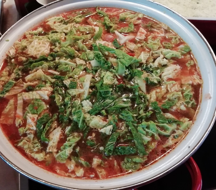 Supa de naut cu varza creata si chorizo