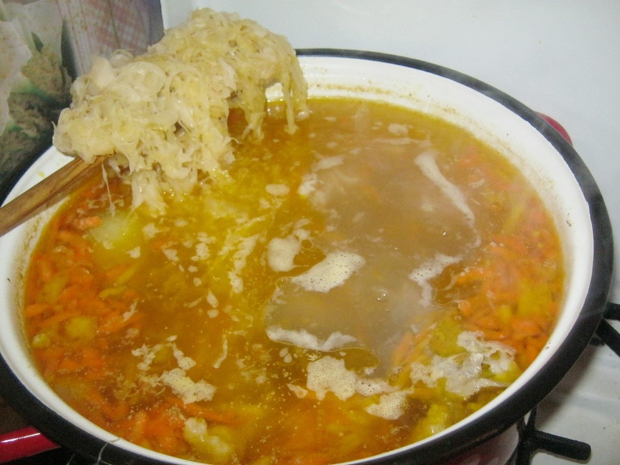 Ciorba taraneasca de porc cu varza murata