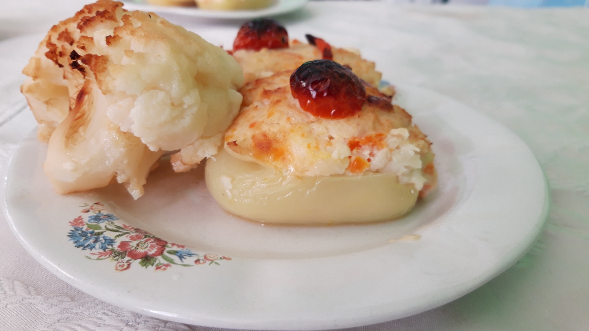 Ardei umpluti cu conopida la cuptor