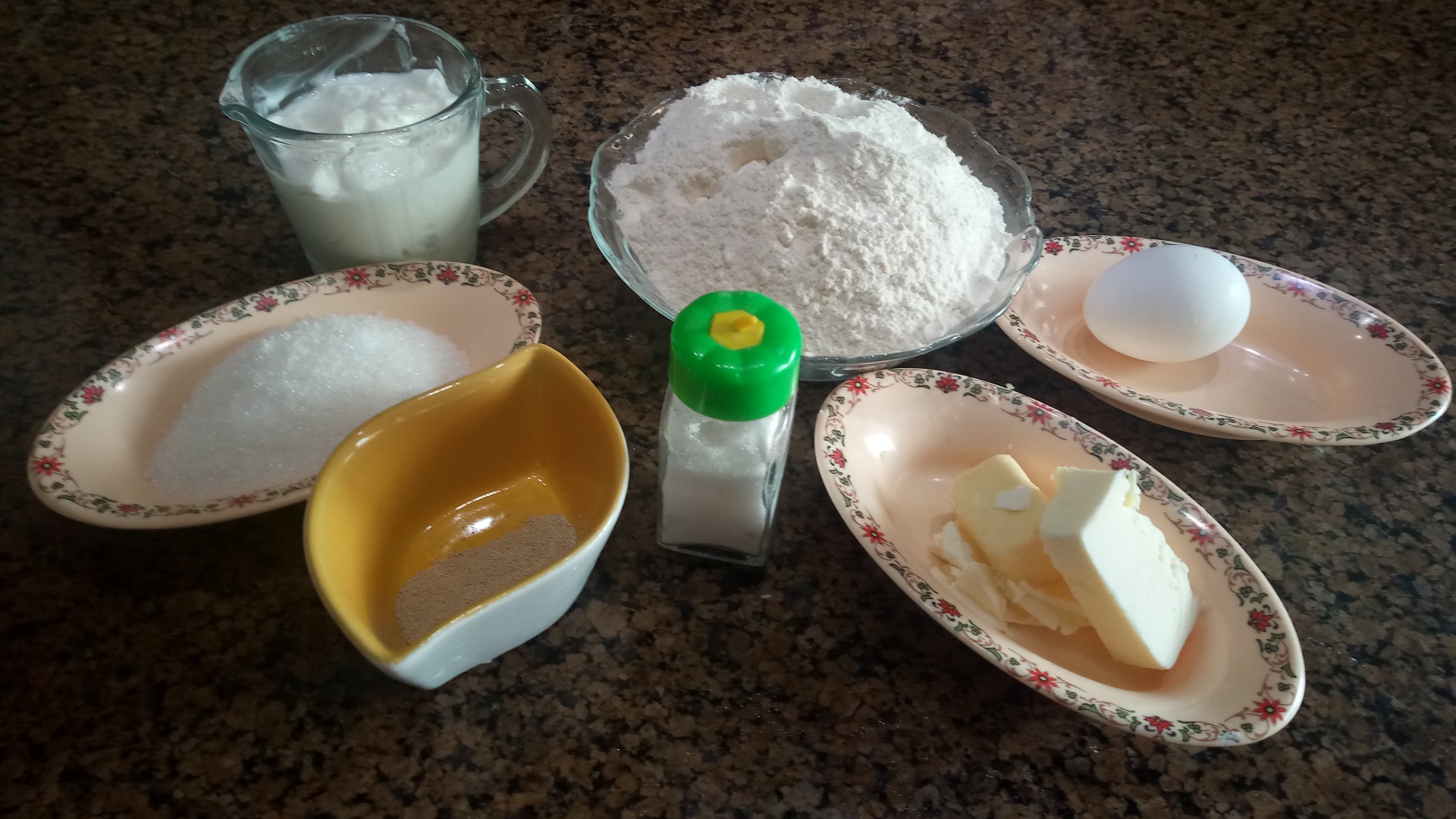 Somon la cuptor in crusta de aluat fraged