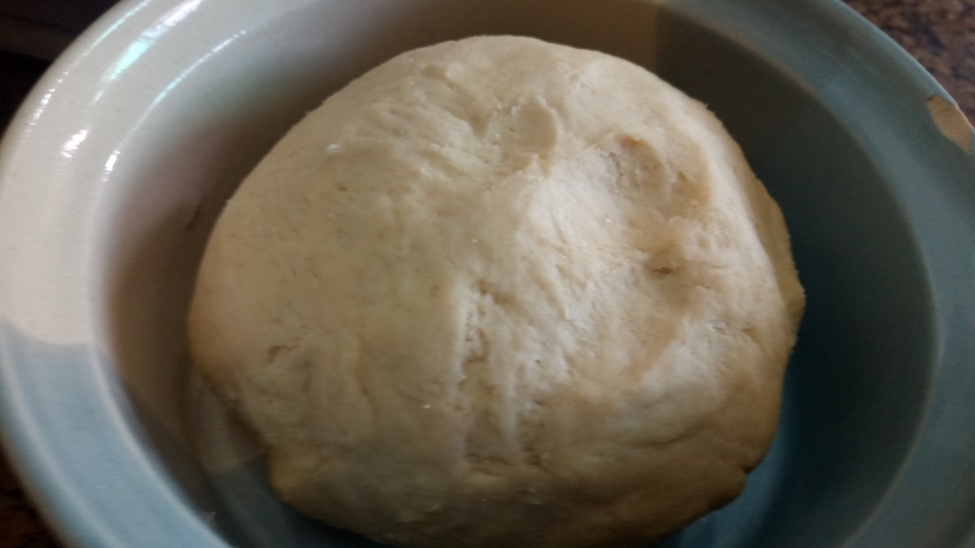 Somon la cuptor in crusta de aluat fraged