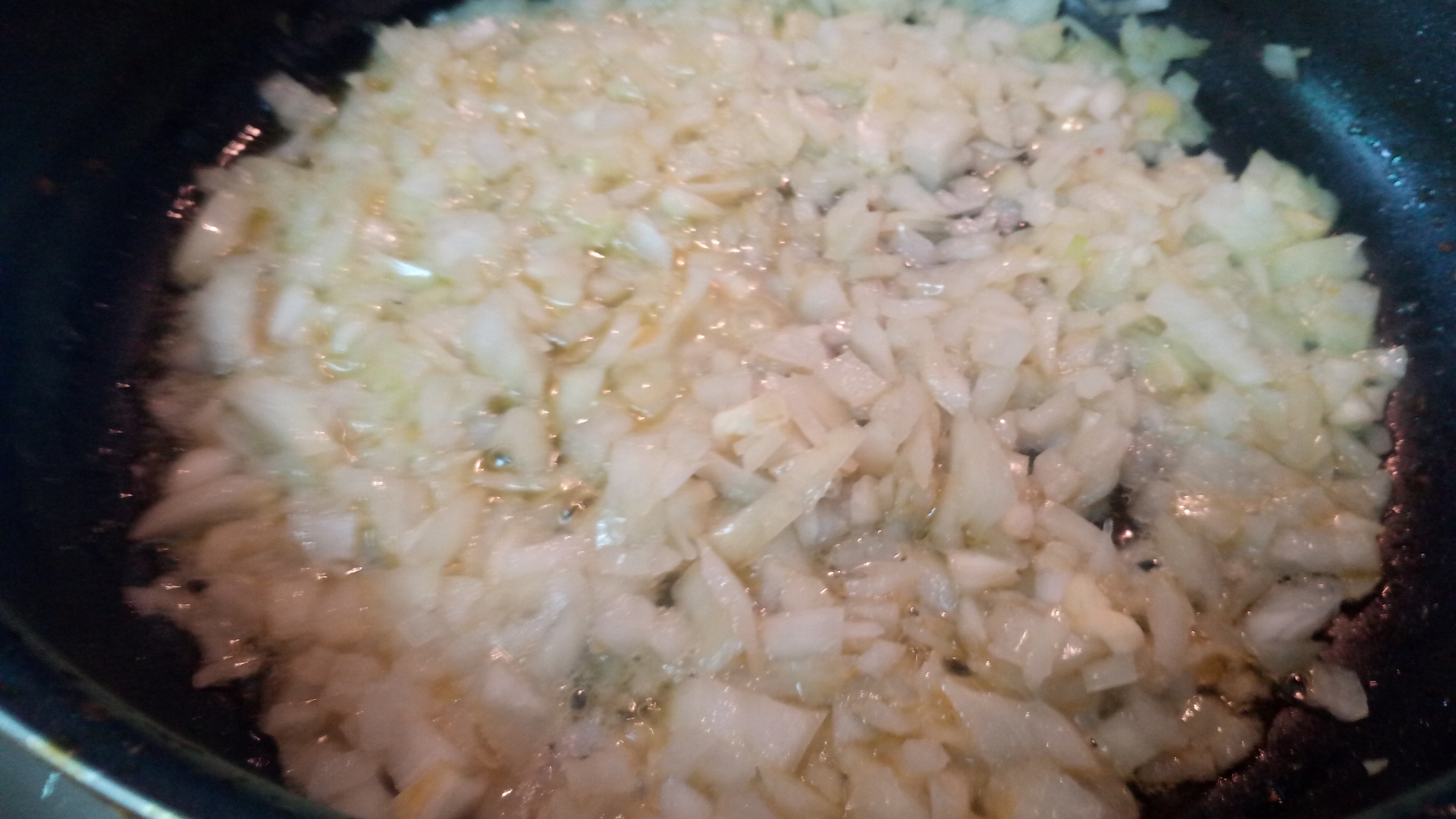 Somon la cuptor in crusta de aluat fraged