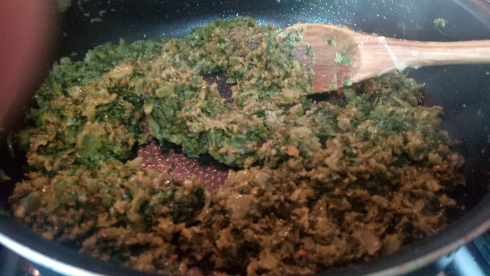 Somon la cuptor in crusta de aluat fraged