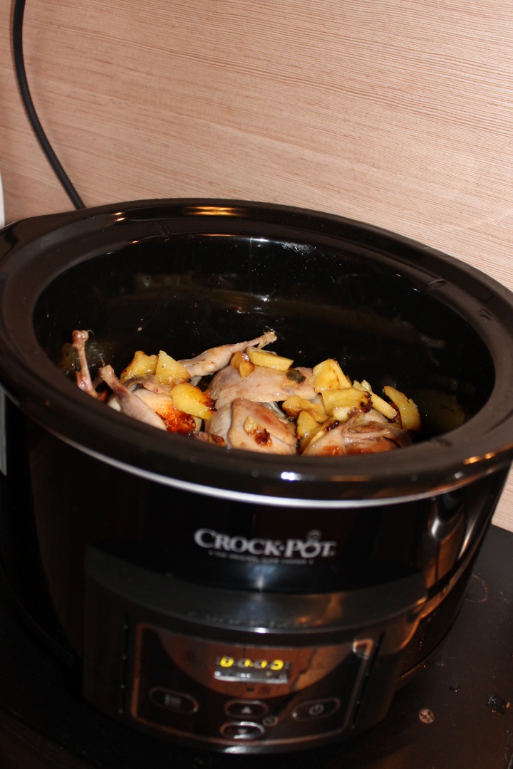 Prepelite cu ananas si ciuperci la slow cooker Crock-Pot