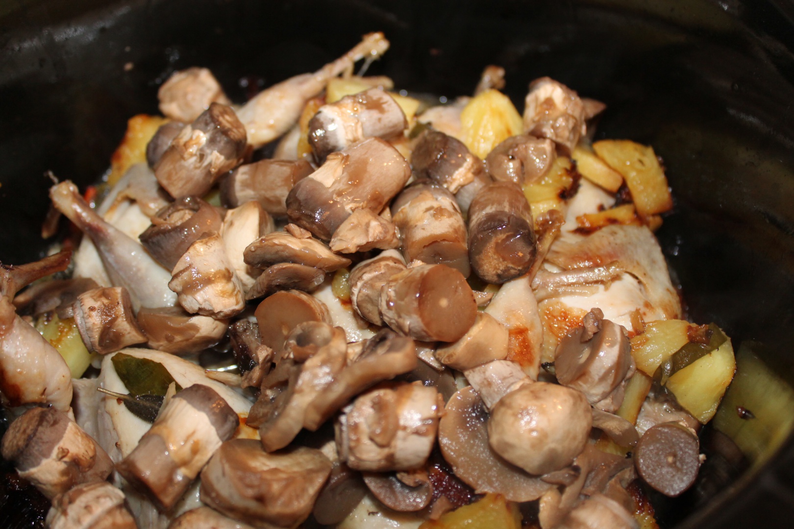 Prepelite cu ananas si ciuperci la slow cooker Crock-Pot