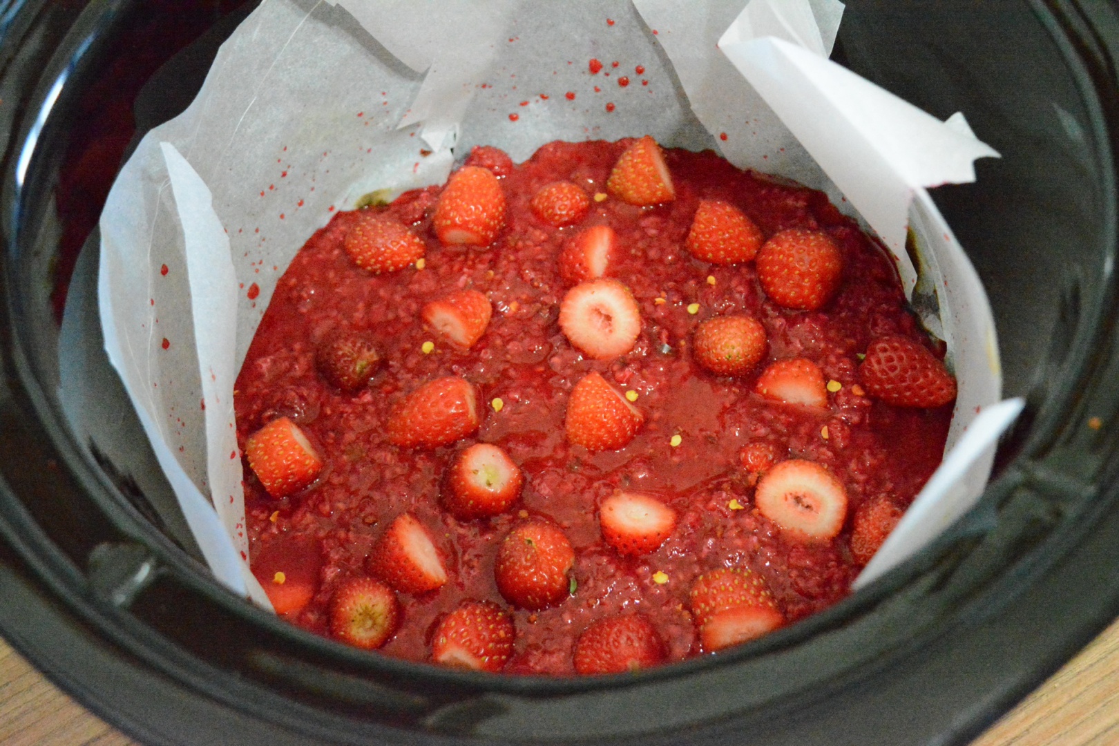 Prajitura rasturnata cu zmeura si fulgi de chili la slow cooker Crock-Pot