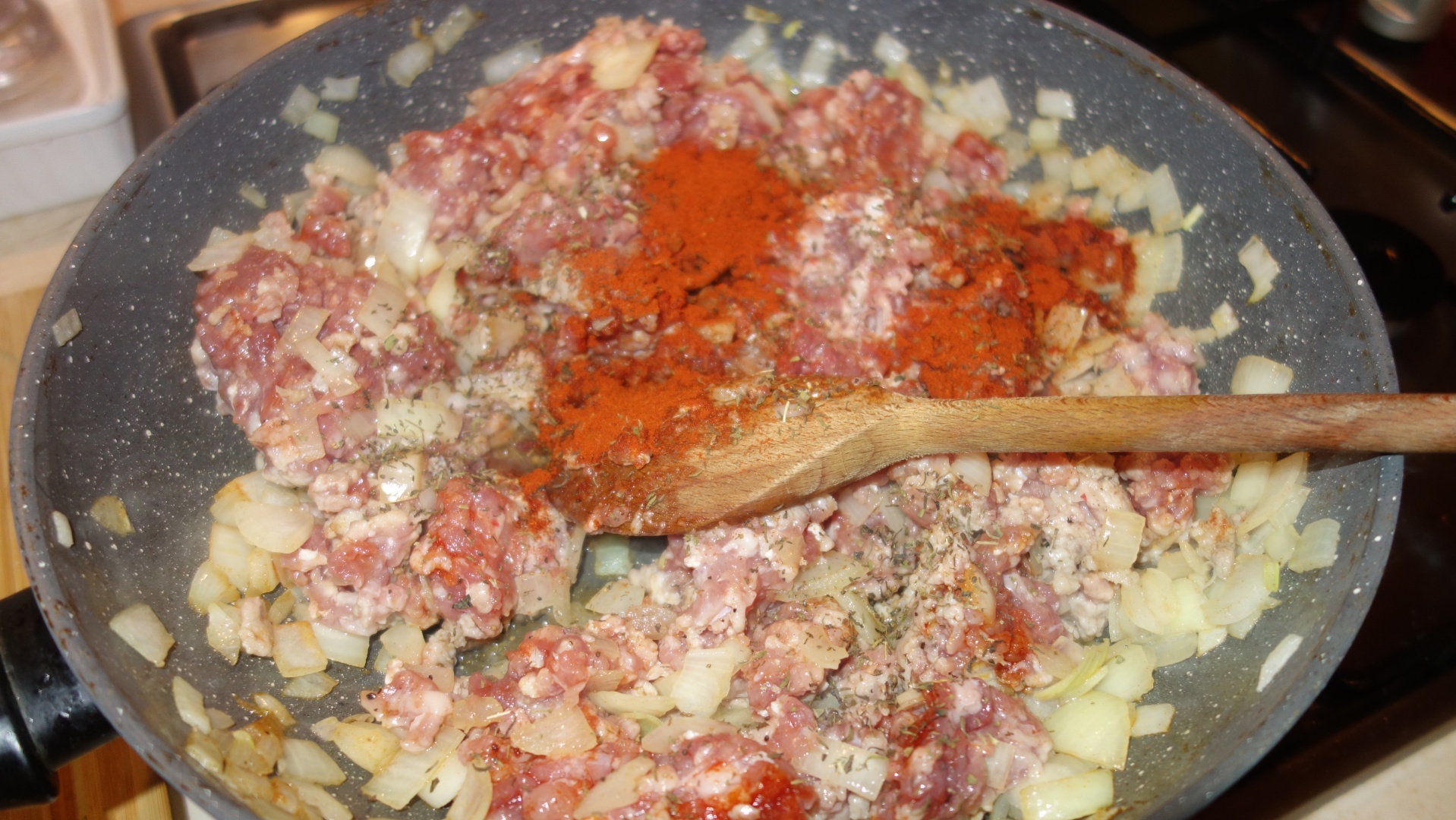 Ardei umpluti cu carne de curcan si mozzarella, gatiti la slow cooker Crock-Pot Digital 4.7 l