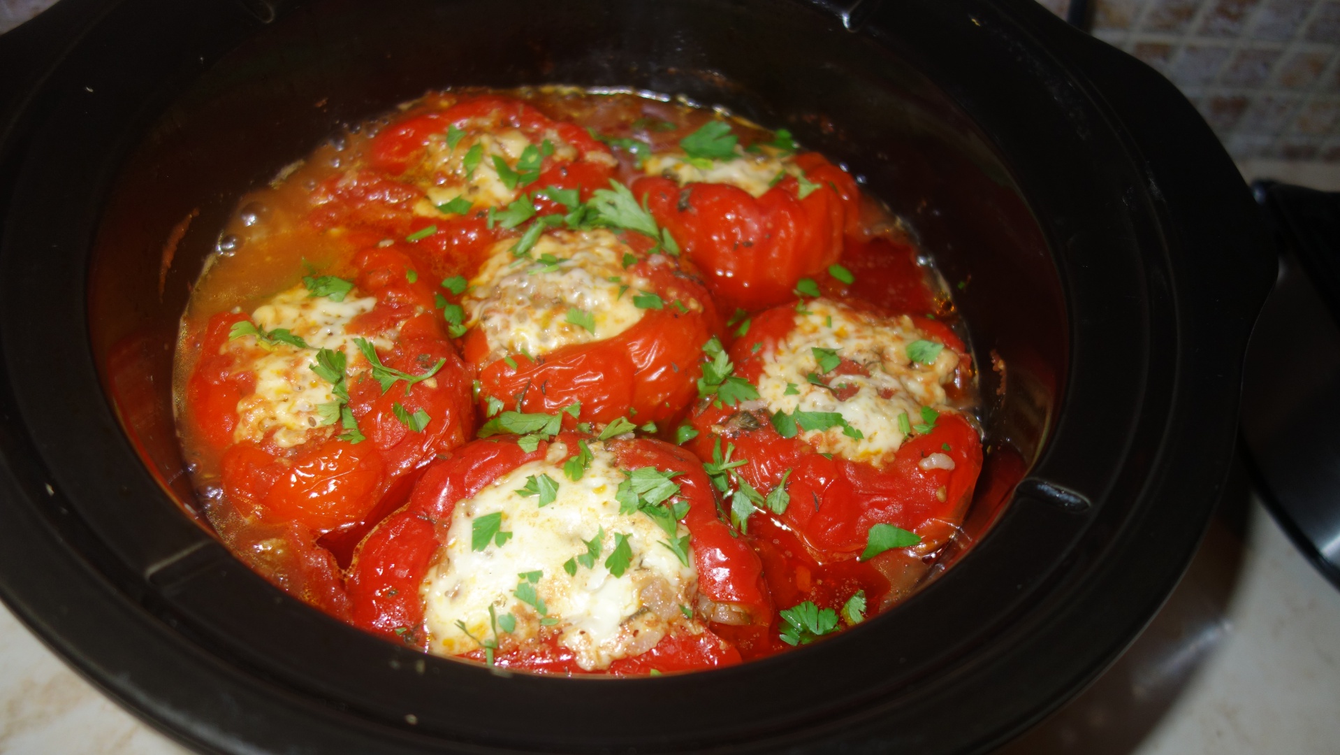 Ardei umpluti cu carne de curcan si mozzarella, gatiti la slow cooker Crock-Pot Digital 4.7 l