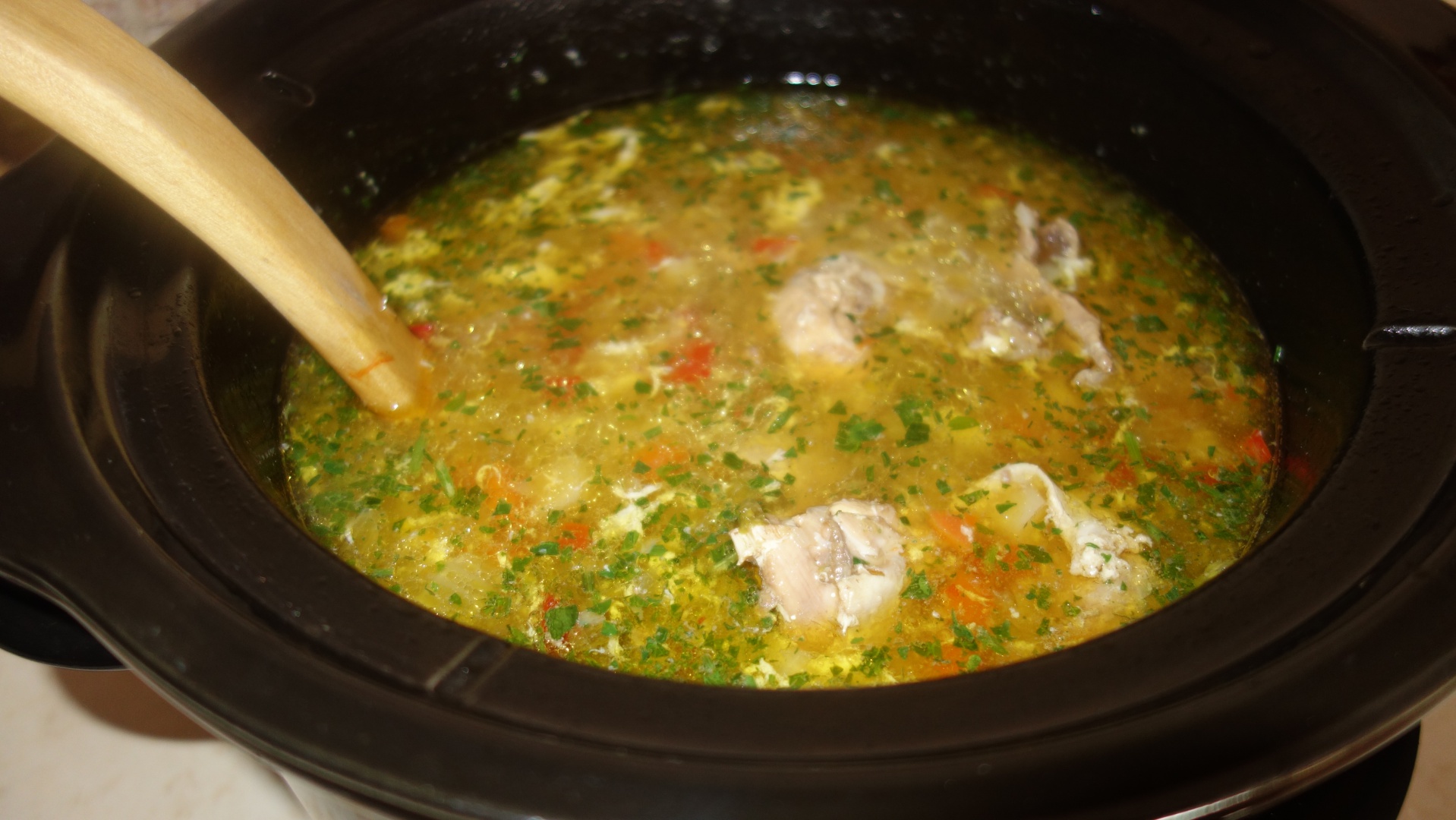 Supa de pui cu legume dreasa cu ou gatita la Crock Pot Digital 4.7l