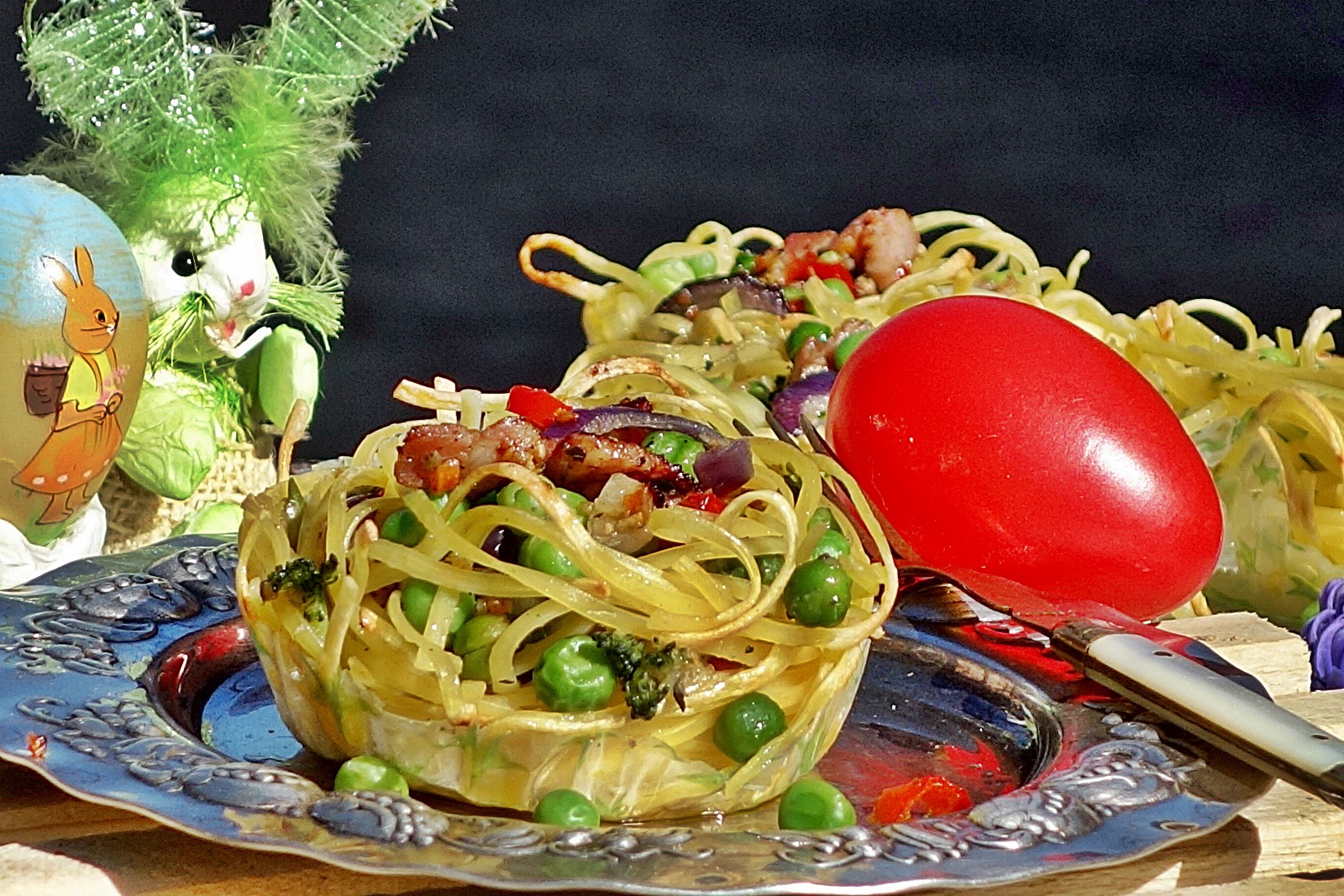 Cuiburi din paste cu legume aromate