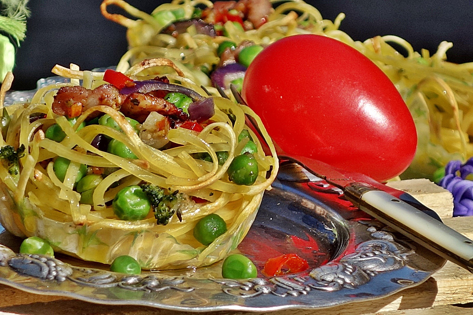 Cuiburi din paste cu legume aromate