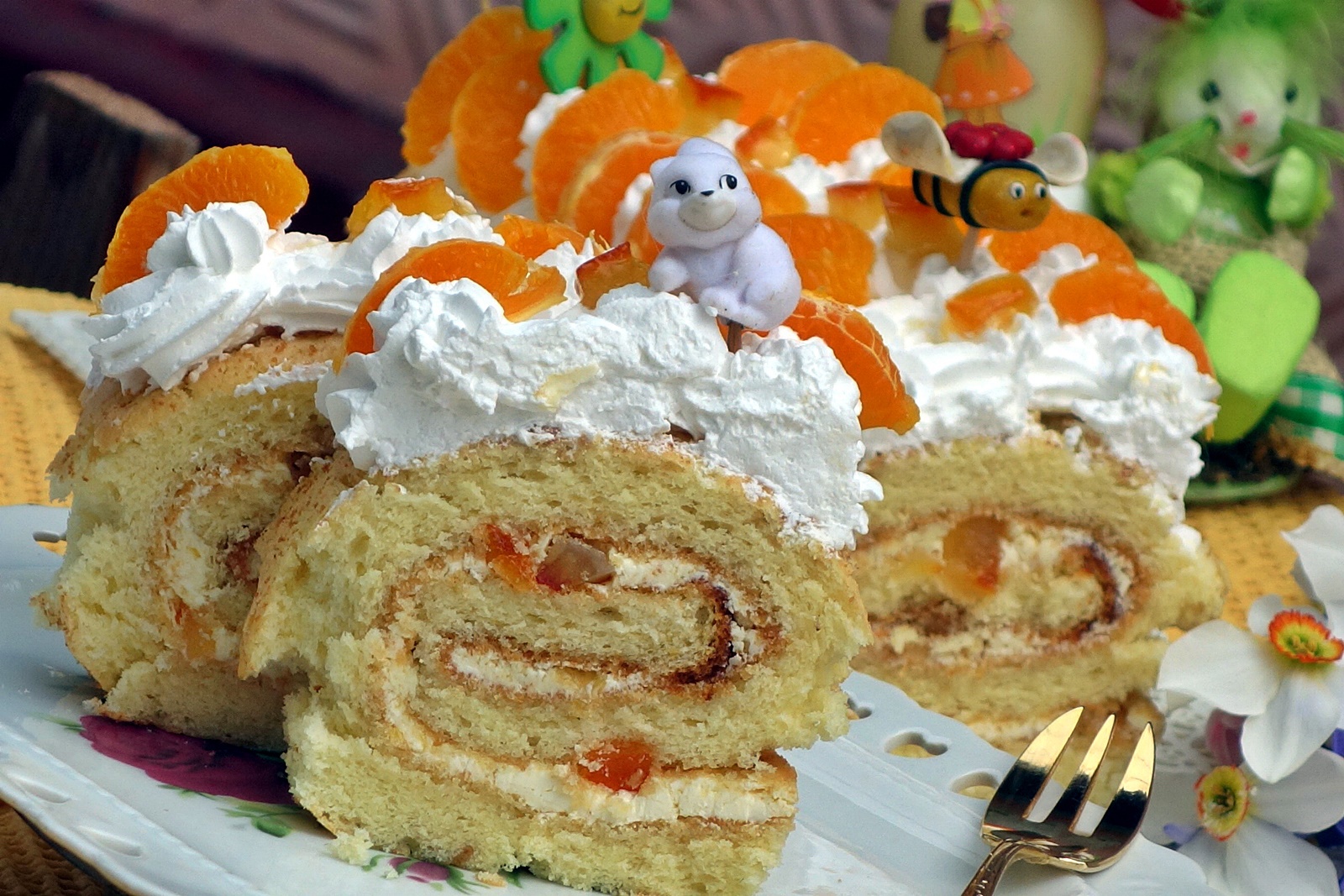 Rulada cu mascarpone si dulceata din coji de portocala