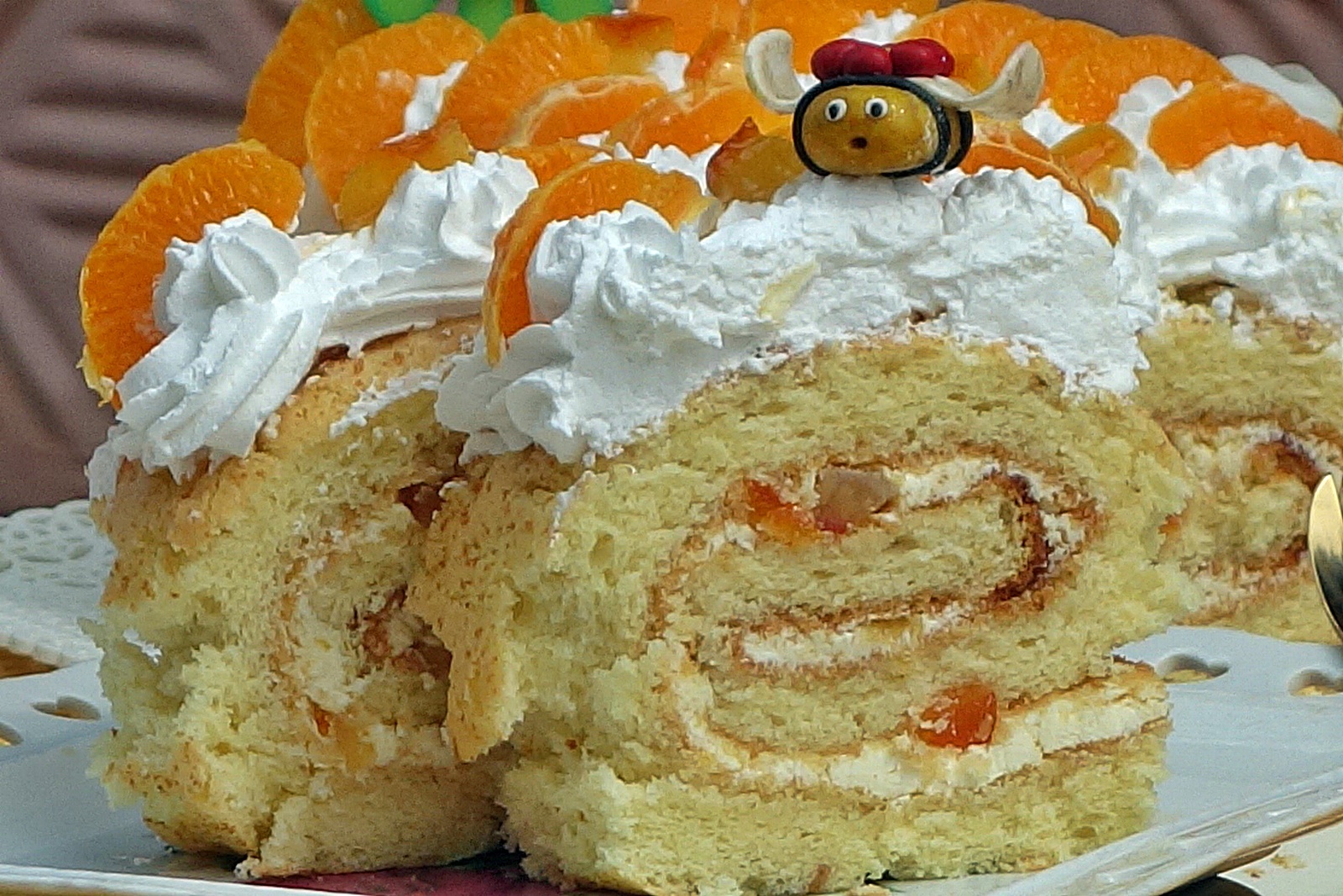 Rulada cu mascarpone si dulceata din coji de portocala