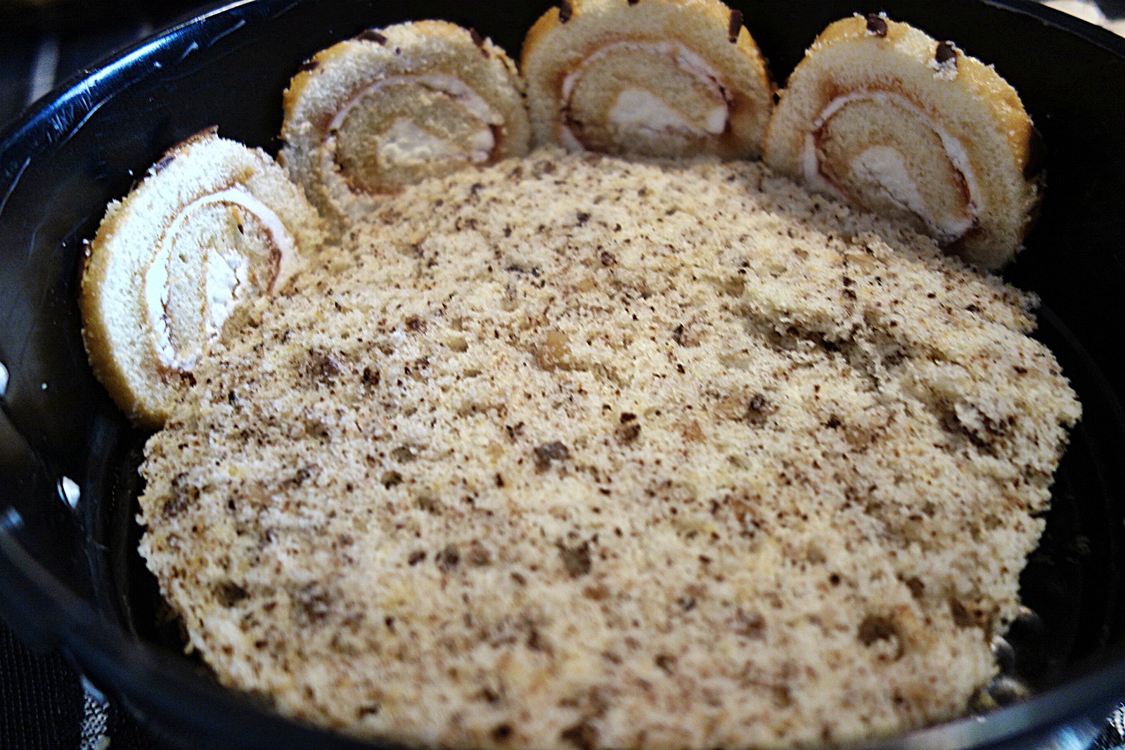 Prajitura cu mascarpone si crusta de nuca