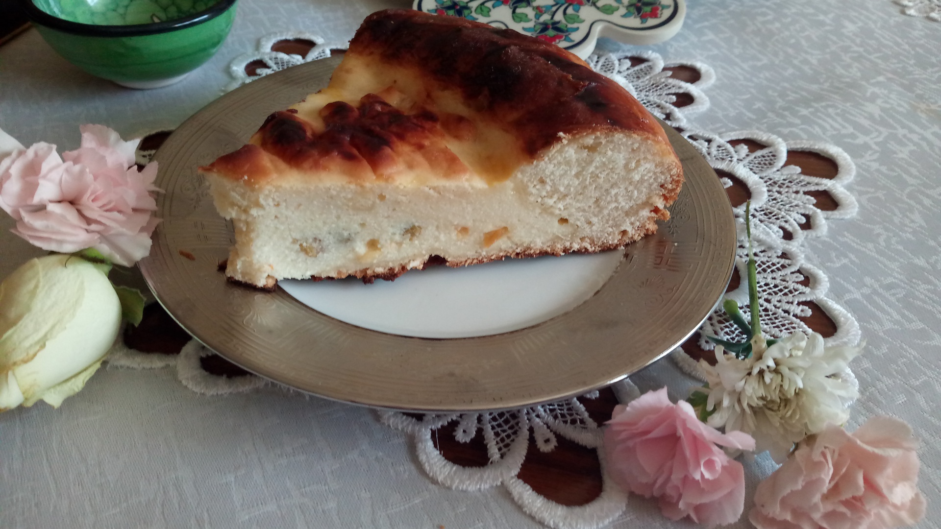 Pasca moldoveneasca cu branza dulce si aluat de cozonac
