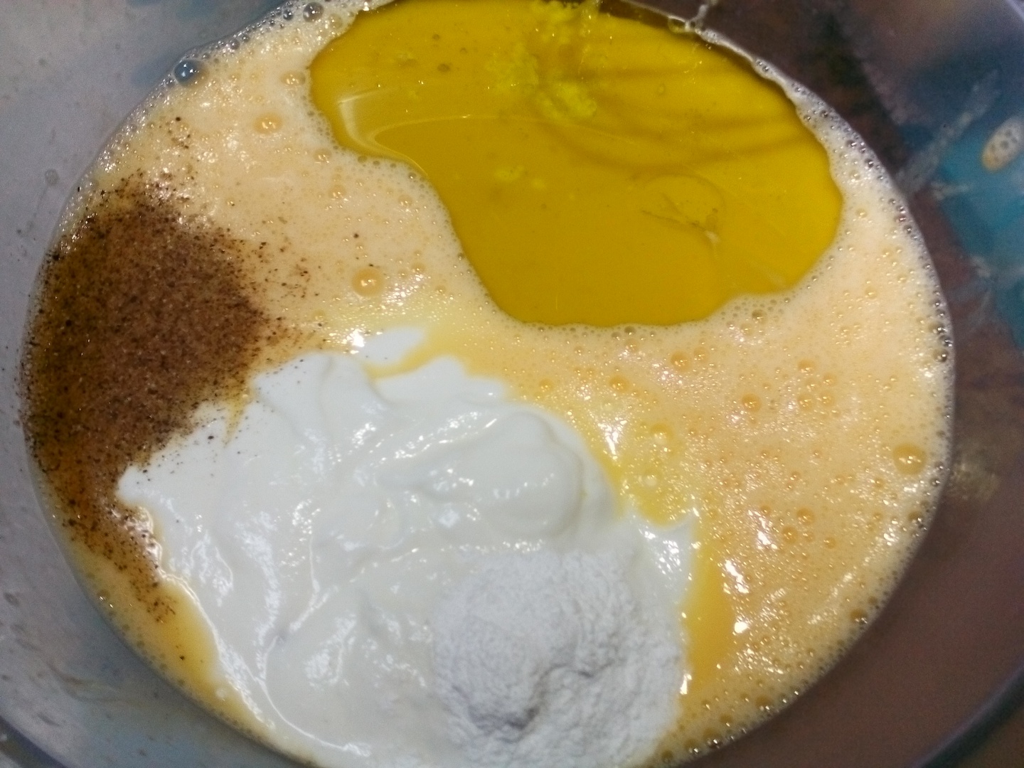 Chec aperitiv cu cascaval afumat si masline negre