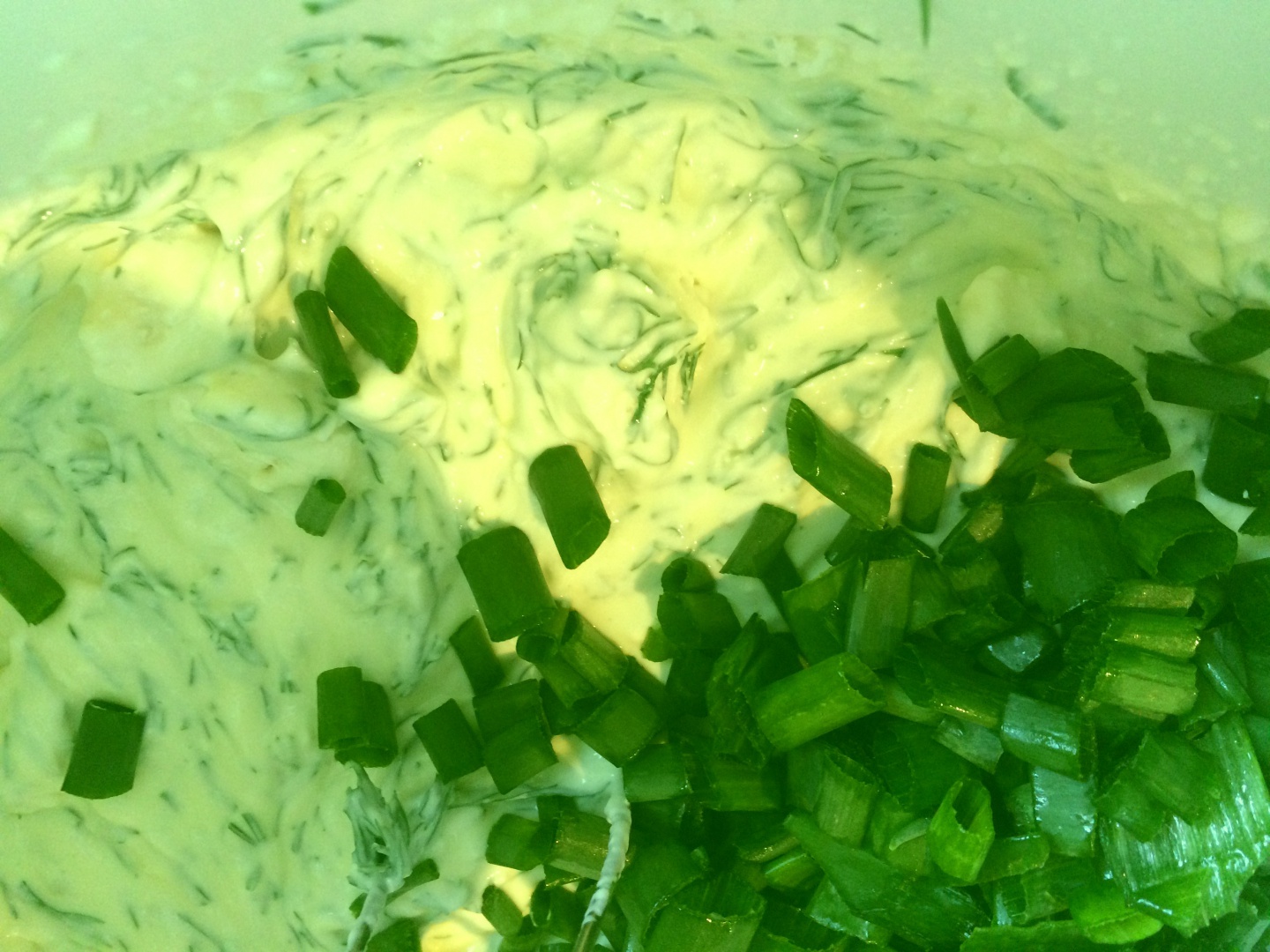 Mini tarte cu crema de branza si jeleu de castraveti