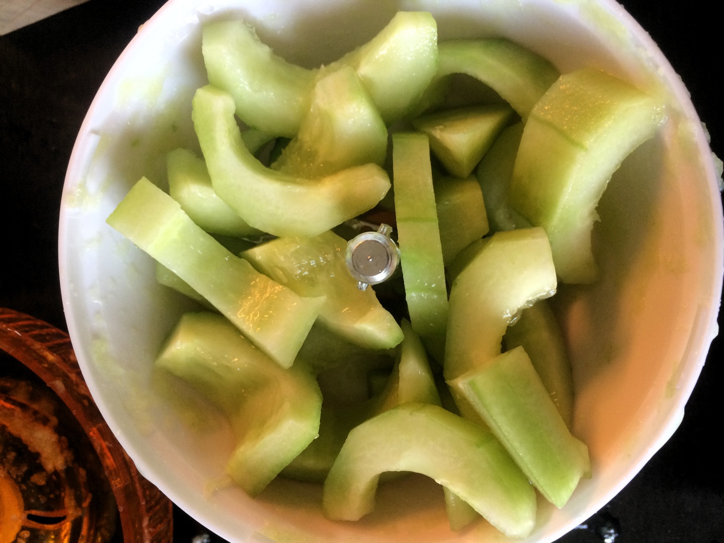 Mini tarte cu crema de branza si jeleu de castraveti