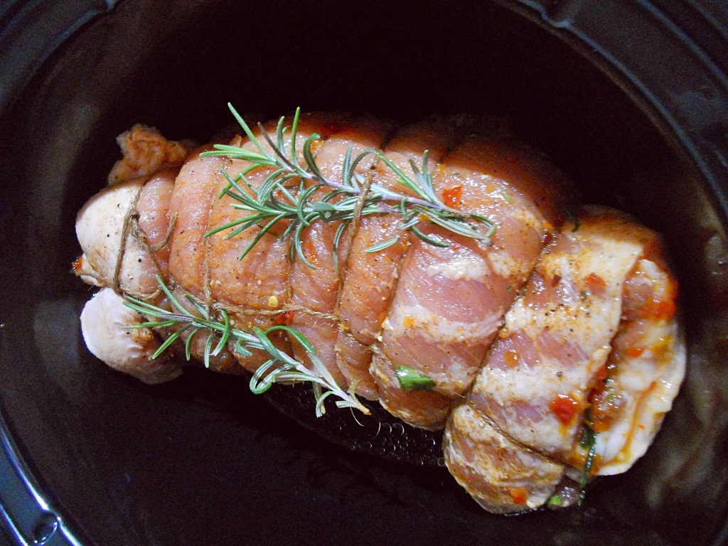 Rulada din fleica de porc, cu carne tocata