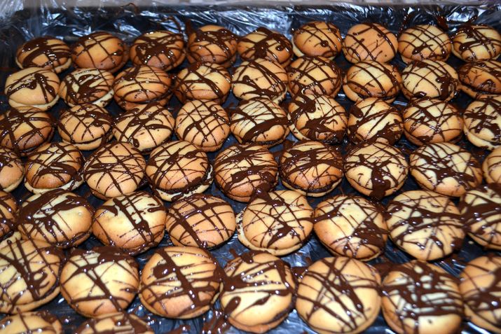 Paleuri cu ciocolata. Reteta simpla de fursecuri de cofetarie cu crema de ciocolata