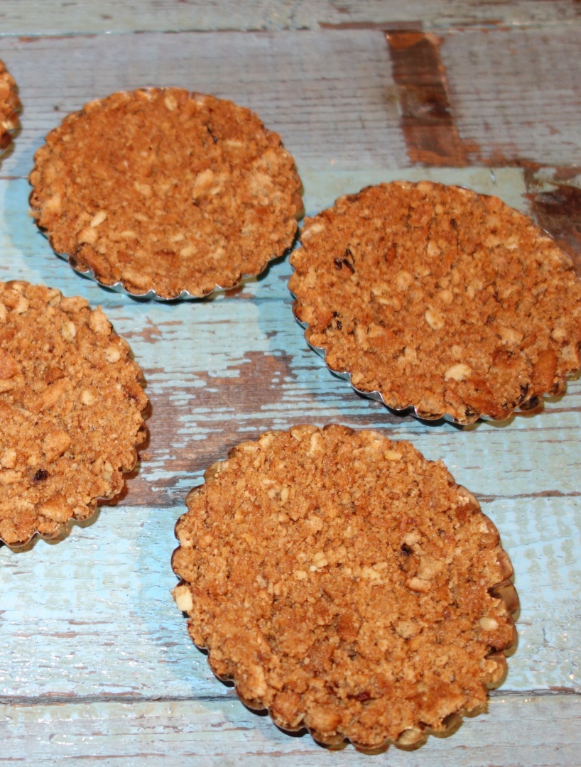 Minitarte cu piersici caramelizate