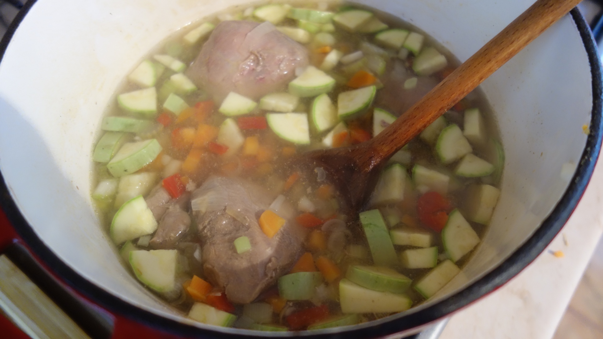 Ciorba de vara cu dovlecei si piept de rata