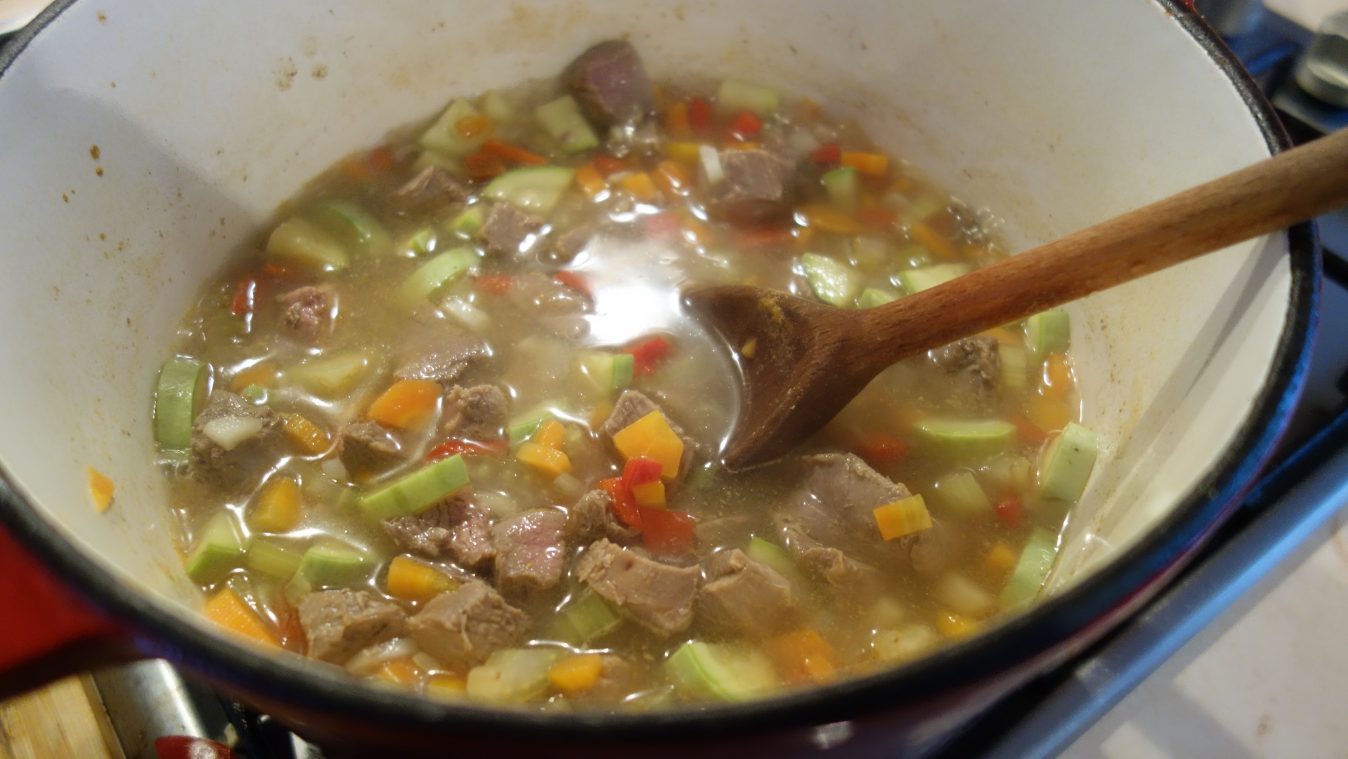 Ciorba de vara cu dovlecei si piept de rata