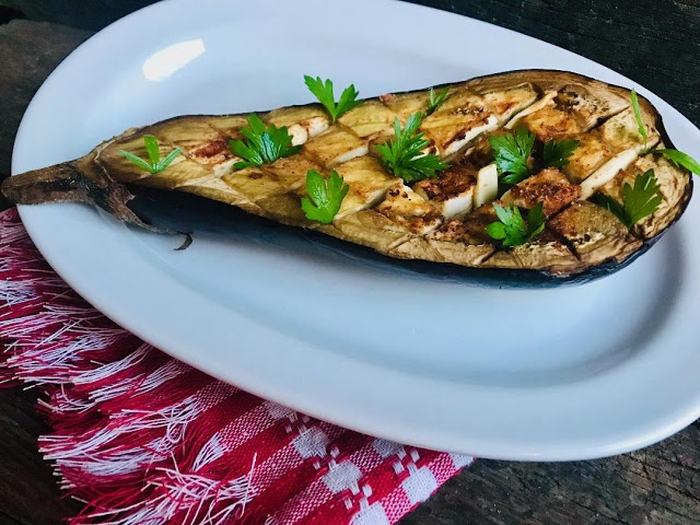 Vinete cu usturoi la cuptor