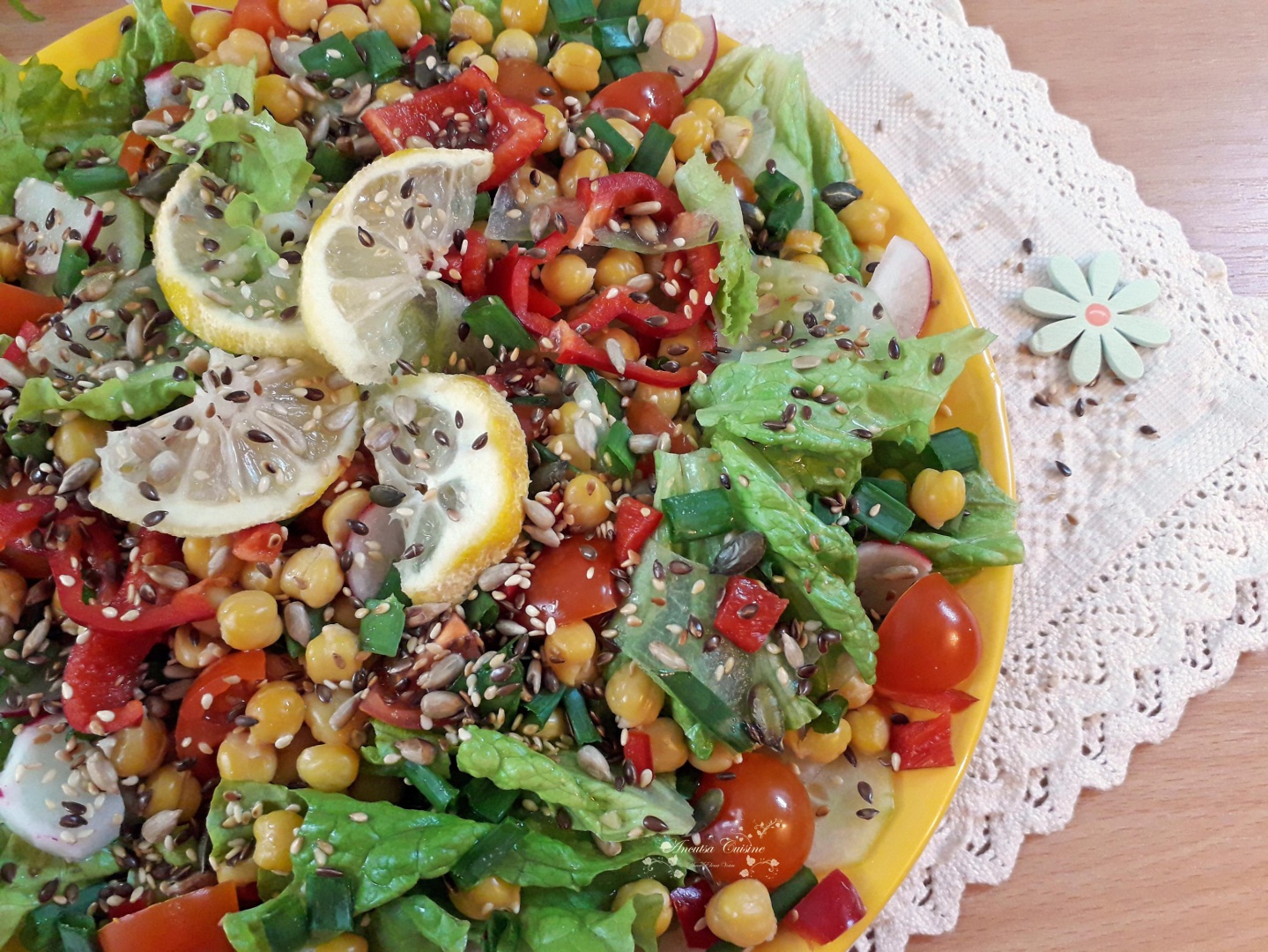 Salata de legume cu naut si seminte