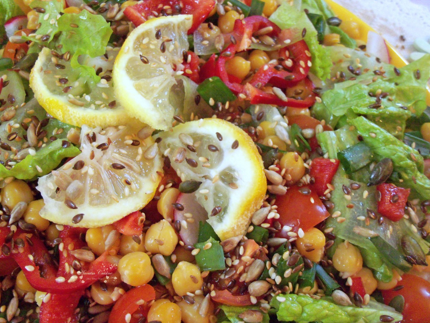 Salata de legume cu naut si seminte