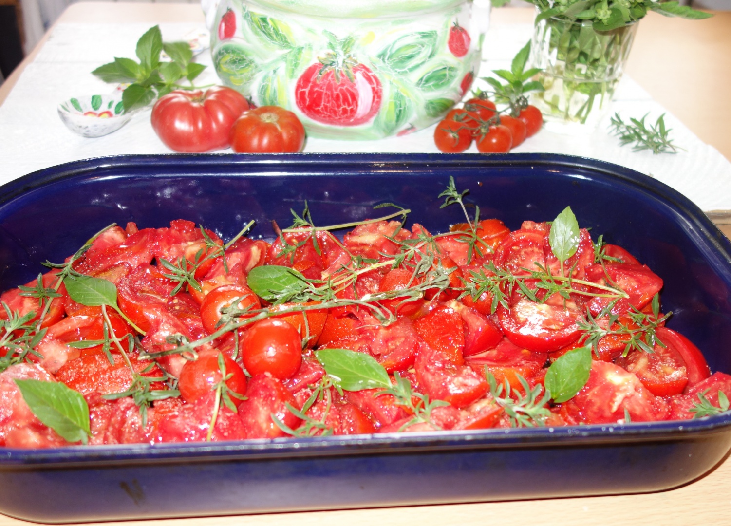 Supa de vara de rosii coapte, cu paine prajita cu cascaval