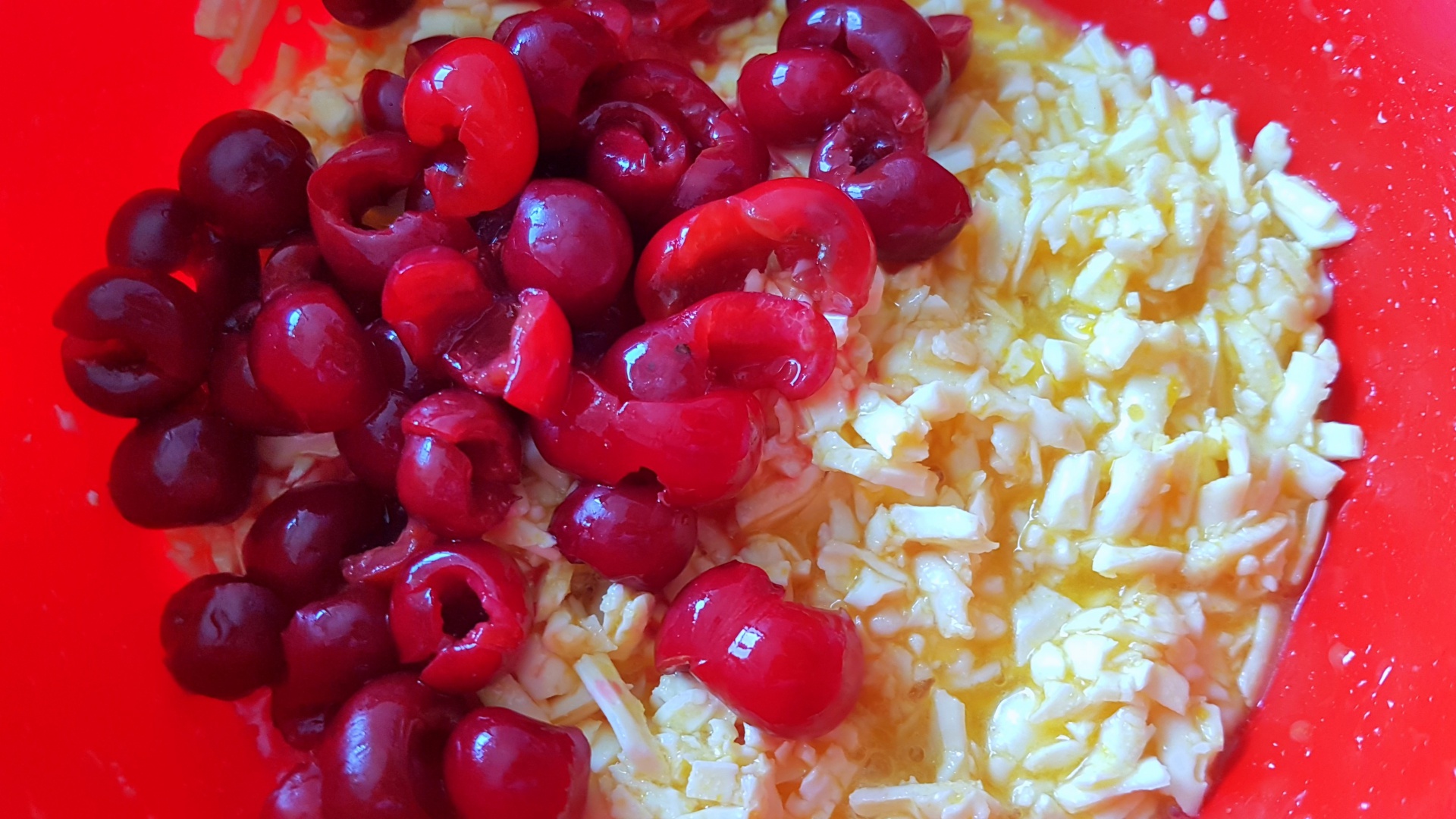 Prajitura turnata cu branza si visine