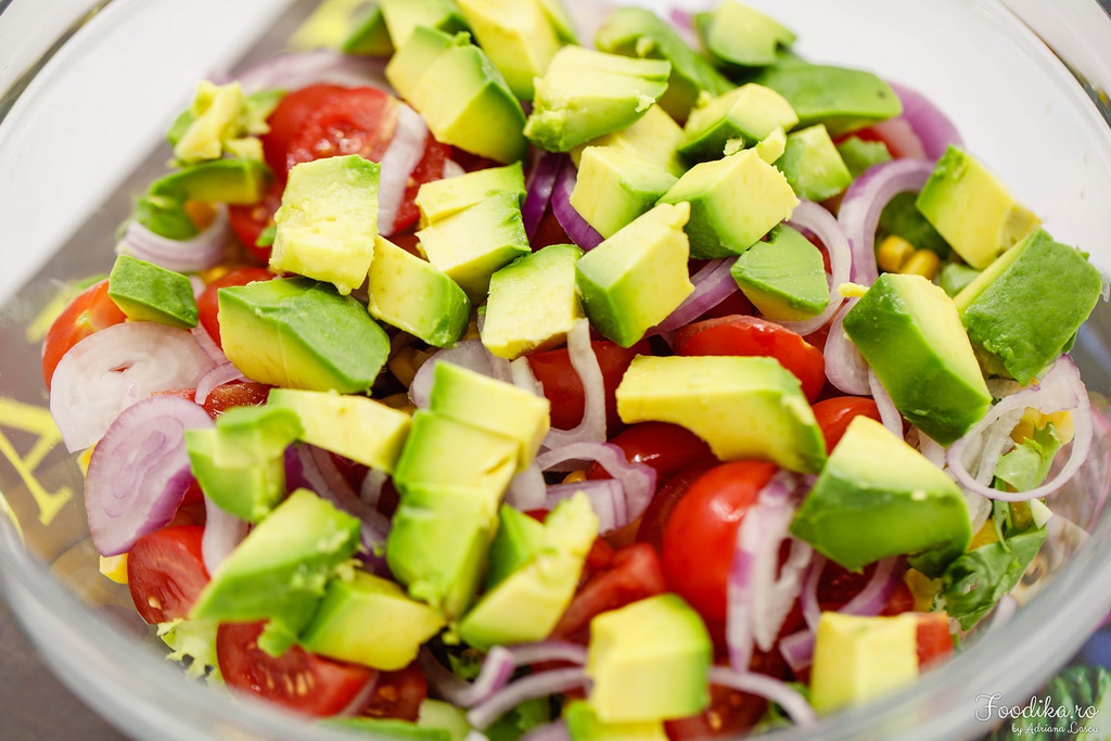 Salata de porumb cu avocado