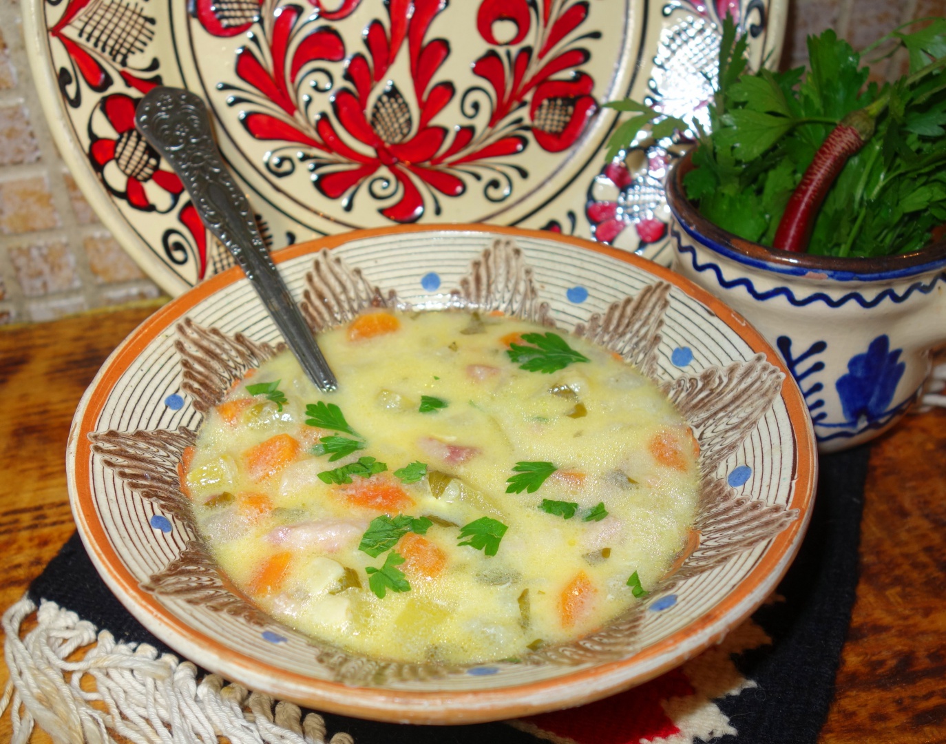 Ciorba de dovlecei si bacon dreasa cu iaurt si ou