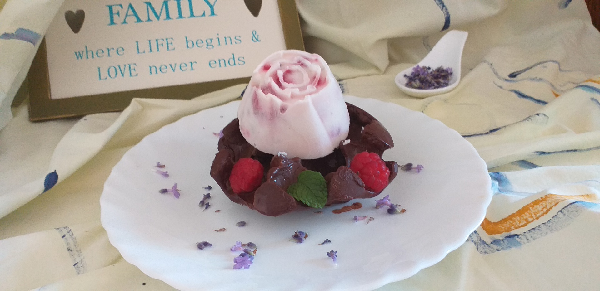 Inghetata de lavanda si zmeura