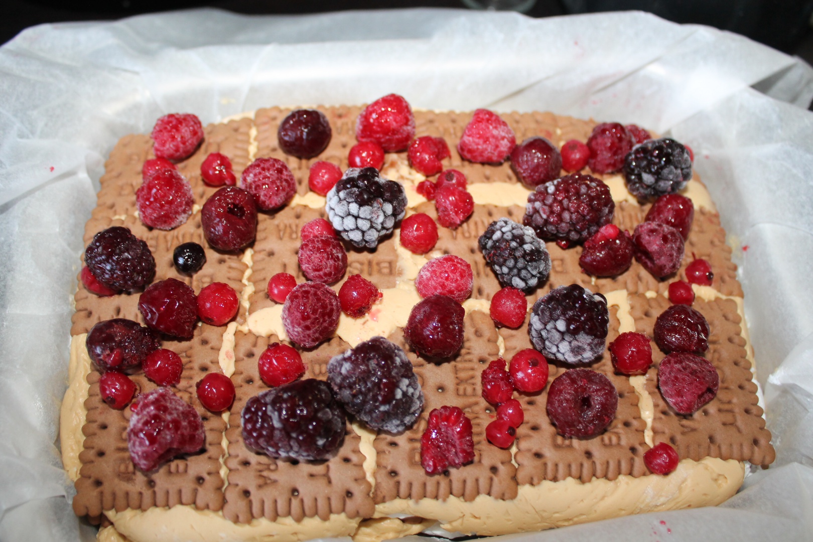 Tort Seherezada cu fructe de padure