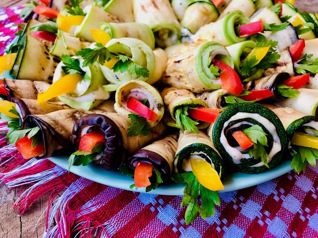 Limba soacrei. Rulouri de vinete si dovlecel