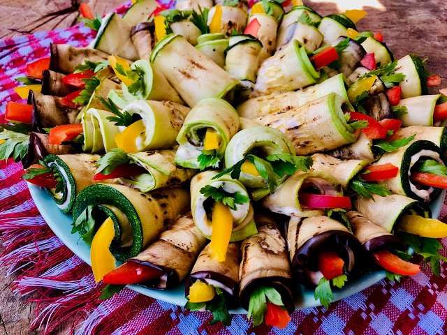 Limba soacrei. Rulouri de vinete si dovlecel