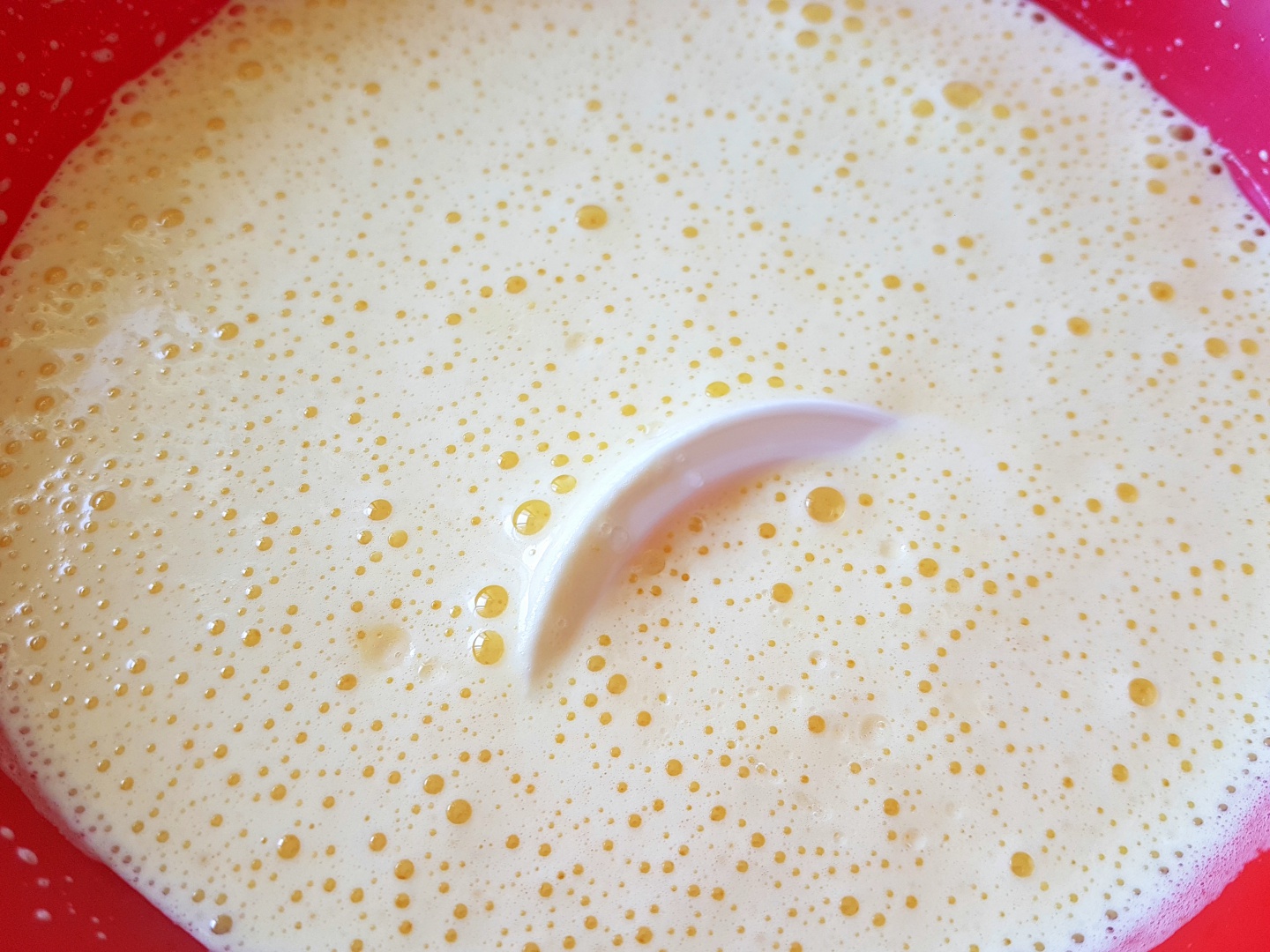 Prajitura rasturnata cu prune si nuci