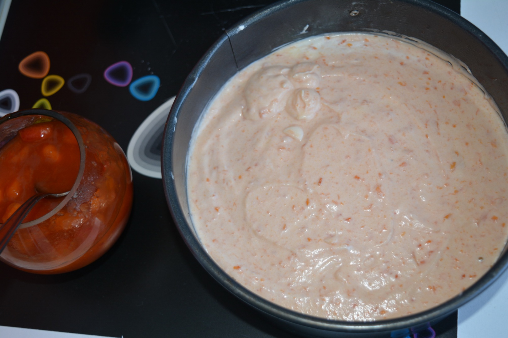 Cheesecake fara coacere cu caise. Reteta rapida si delicioasa