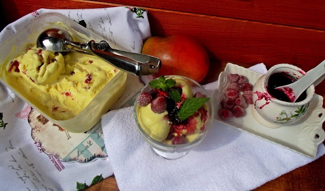 Inghetata cu mango si zmeura